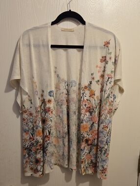 Cream Floral Kimono L29